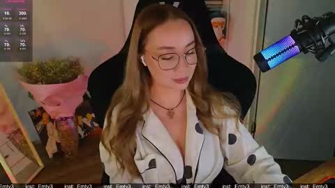 Emili online show from 1, 12, 2025