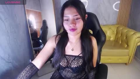 Emilia  online show from 21, 10, 2025