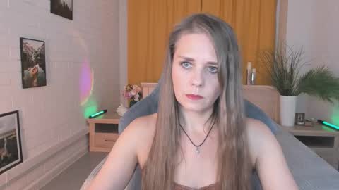 Snapshot of emiliabedy chatting on 15, 9, 2025 Emilia Bedy online show from 15, 9, 2025