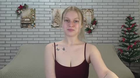 Snapshot of emiliaduchess chatting on 20, 12, 2024 Amili online show from 20, 12, 2024