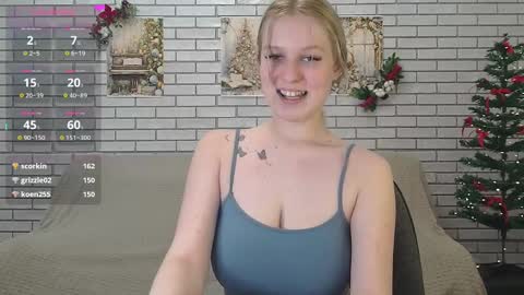 Snapshot of emiliaduchess chatting on 28, 12, 2024 Amili online show from 28, 12, 2024