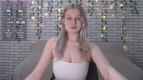 Snapshot of emiliaduchess chatting on 1, 3, 2025 Amili online show from 1, 3, 2025