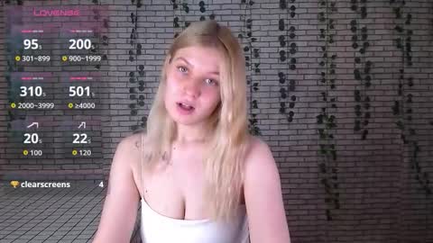 Snapshot of emiliaduchess chatting on 26, 9, 2025 Amili online show from 26, 9, 2025