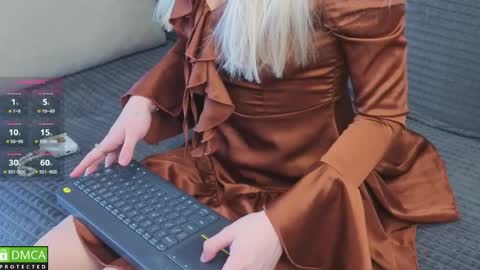 emilielong online show from 16, 4, 2026