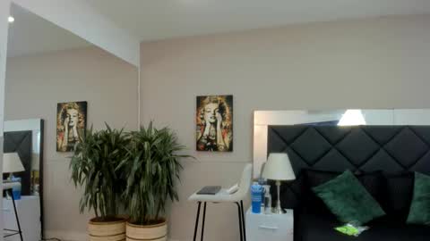 Snapshot of emilio_brandon chatting on 8, 11, 2025 Emilio online show from 8, 11, 2025