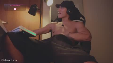 Snapshot of emilio_rivs chatting on 28, 7, 2026 emilio_rivs online show from 28, 7, 2026