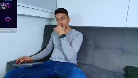 Snapshot of emiliocum_24 chatting on 13, 2, 2025 EMILIOCUM online show from 13, 2, 2025