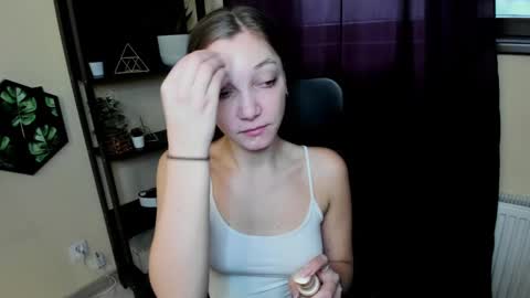 Emilly online show from 4, 3, 2025