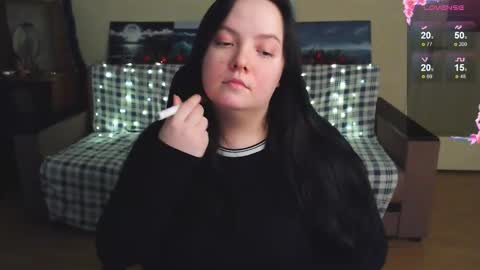 Snapshot of emillybones chatting on 19, 12, 2025 Emily online show from 19, 12, 2025