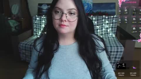 Snapshot of emillybones chatting on 20, 12, 2025 Emily online show from 20, 12, 2025