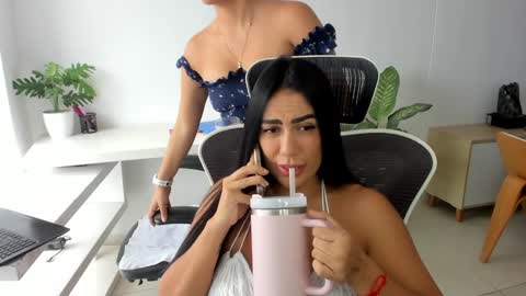 Snapshot of emillybrowm chatting on 12, 9, 2025 Emilly online show from 12, 9, 2025