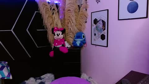 emillystonex online show from 7, 1, 2026