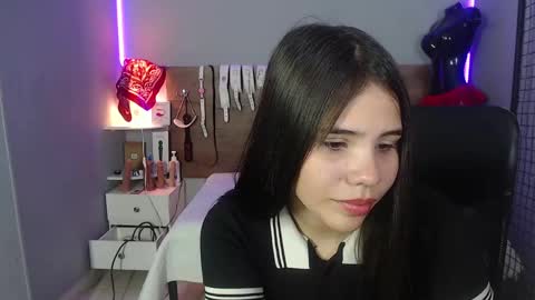 Snapshot of emily_beltonn chatting on 5, 12, 2024              online show from 5, 12, 2024