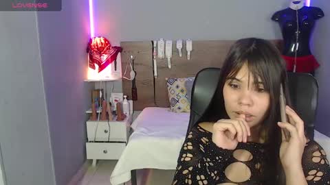 Snapshot of emily_beltonn chatting on 24, 12, 2024              online show from 24, 12, 2024