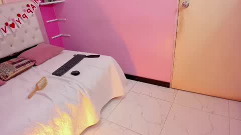 Snapshot of emily_beltonn chatting on 12, 2, 2025              online show from 12, 2, 2025