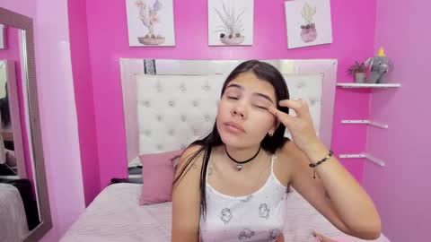 Snapshot of emily_beltonn chatting on 23, 2, 2025              online show from 23, 2, 2025