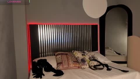 Snapshot of emily_beltonn chatting on 17, 10, 2025              online show from 17, 10, 2025