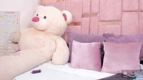  M I A   online430pm- 930pm online show from 26, 2, 2026