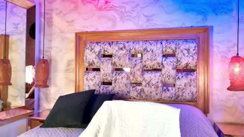 emily_dempsey online show from 10, 4, 2026