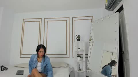 emily_gaviria1 online show from 26, 3, 2026