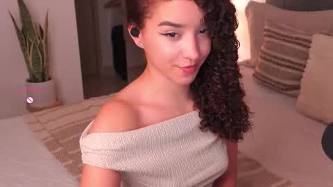 Snapshot of emily_johnson1 chatting on 16, 10, 2025 Juliana online show from 16, 10, 2025