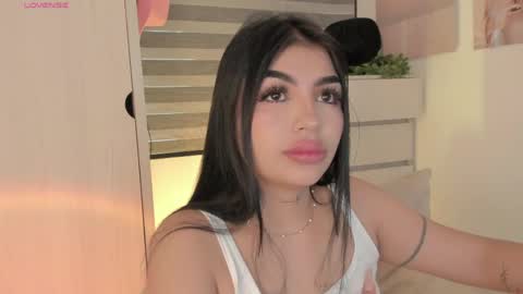 EmilyKenner  Independent model  online show from 5, 4, 2026