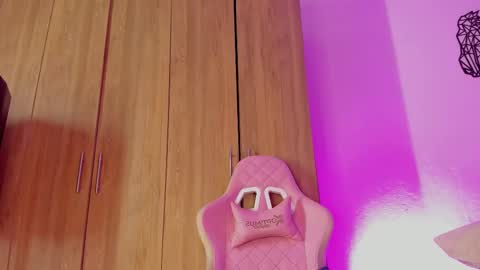 emily lady20  Independient modelIndependiente online show from 4, 3, 2025