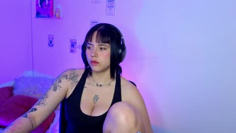 Emily Lindey online show from 9, 4, 2026