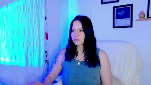 Emily Lindey online show from 15, 7, 2026