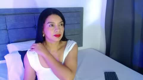 Snapshot of emily_milff chatting on 18, 7, 2026 emily_milff online show from 18, 7, 2026
