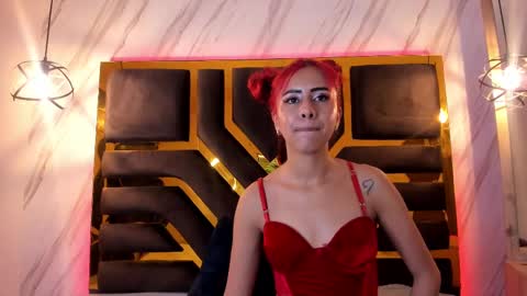 Snapshot of emily_morgan04 chatting on 5, 3, 2025 online show from 5, 3, 2025