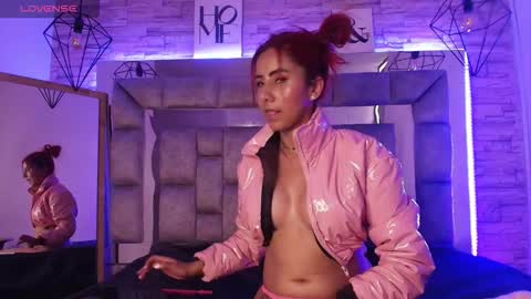 Snapshot of emily_morgan04 chatting on 5, 10, 2025 online show from 5, 10, 2025