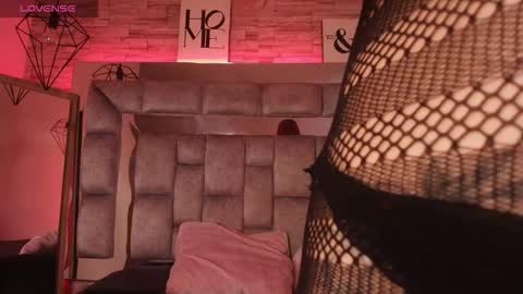 Snapshot of emily_morgan04 chatting on 12, 10, 2025 online show from 12, 10, 2025
