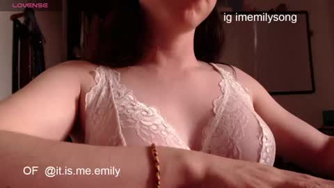 Snapshot of emily_pearl_ chatting on 8, 7, 2026 emily_pearl_ online show from 8, 7, 2026