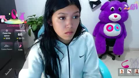 Snapshot of emily_rosse04 chatting on 18, 4, 2026 online show from 18, 4, 2026