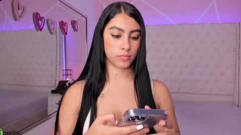 Snapshot of emily_roux chatting on 26, 2, 2025  EMILY  online show from 26, 2, 2025