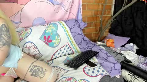 Snapshot of emily_salvatore chatting on 6, 6, 2026 emily_salvatore online show from 6, 6, 2026