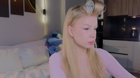 emily shepard online show from 31, 3, 2026