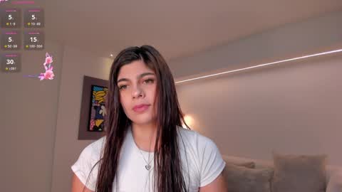 Snapshot of emilyarmstrong chatting on 8, 1, 2025 Emily Armstrong online show from 8, 1, 2025