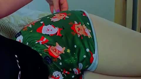 Snapshot of emilyart_ chatting on 2, 12, 2024 artist Emily online show from 2, 12, 2024