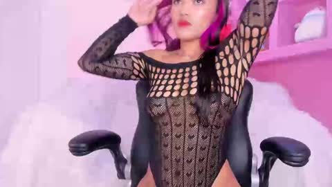 Snapshot of emilycristal chatting on 9, 1, 2025 Emily online show from 9, 1, 2025