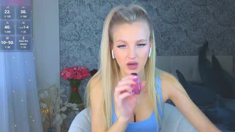 Snapshot of emilydancee chatting on 17, 12, 2024 emilydancee online show from 17, 12, 2024