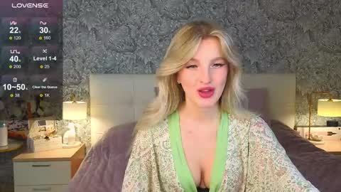Snapshot of emilydancee chatting on 8, 4, 2026 emilydancee online show from 8, 4, 2026