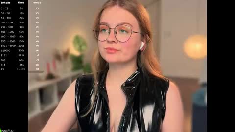 Emily  online show from 28, 11, 2025