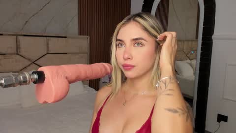 Snapshot of emilyhendrix_ chatting on 31, 12, 2024 Emily Hendrix online show from 31, 12, 2024