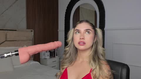 Snapshot of emilyhendrix_ chatting on 17, 1, 2025 Emily Hendrix online show from 17, 1, 2025