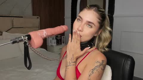 Snapshot of emilyhendrix_ chatting on 17, 1, 2025 Emily Hendrix online show from 17, 1, 2025