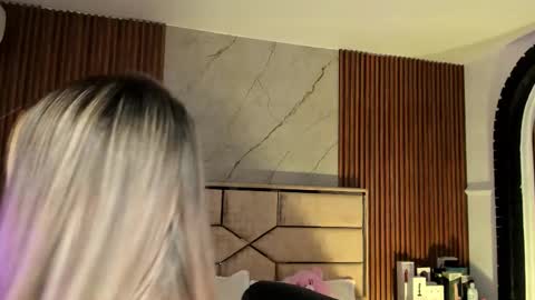 Snapshot of emilyhendrix_ chatting on 15, 9, 2025 Emily Hendrix online show from 15, 9, 2025