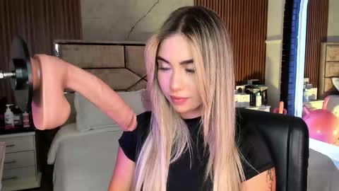 Snapshot of emilyhendrix_ chatting on 20, 9, 2025 Emily Hendrix online show from 20, 9, 2025