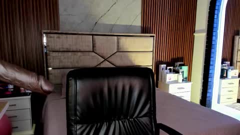 Snapshot of emilyhendrix_ chatting on 9, 10, 2025 Emily Hendrix online show from 9, 10, 2025